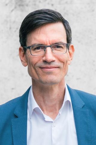 Portraitfoto von Andreas Tinhofer
