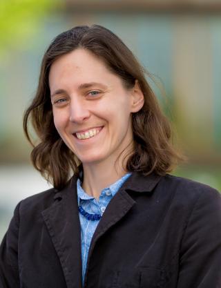 Portraitfoto von Heidi Scheichenbauer