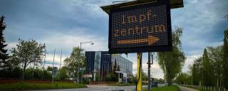 Banner für Blogbeitrag zum Thema Obsorge & Corona zeigt ein Schild mit der Aufschrift 