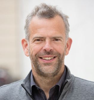 Portraitfoto von Martin Heintel