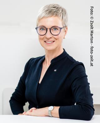 Portraitfoto von Hanna Mayer