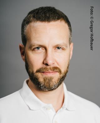 Portraitfoto von Peter Hillebrand