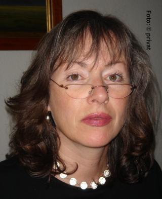 Portraitfoto von Birgit Recki