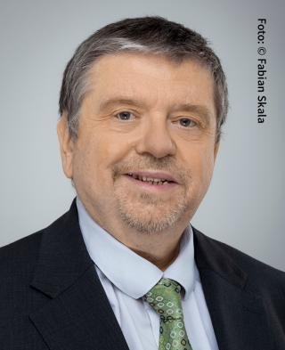 Portraitfoto von Peter Ernst